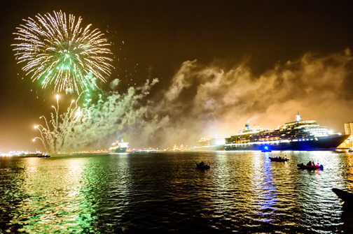 Cunard-Three-Queens-Fireworks-3